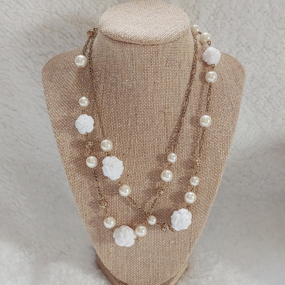 White Rose Necklace